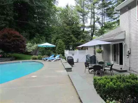 6 Macaffer Dr, Menands, NY 12204 photo 22