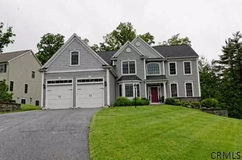 26 Summit Trl, Halfmoon, NY 12118 photo 2