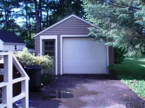 13 Murrlin Dr, Delmar, NY 12054 photo 3