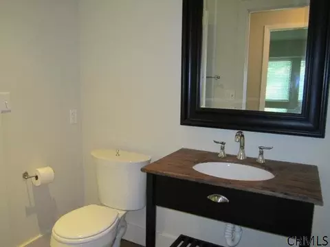 209 Grenadier Ct, Clifton Park, NY 12065 photo 8