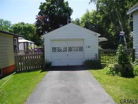 231 Edward St, Schenectady, NY 12304 photo 2