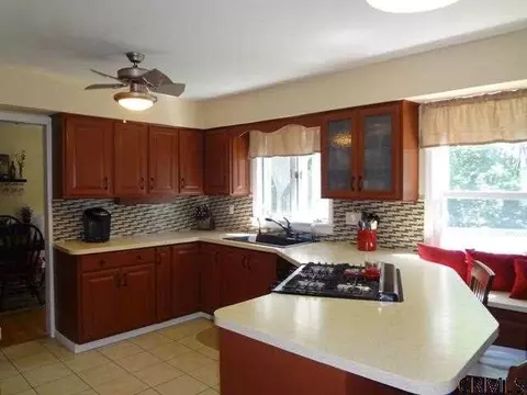 7 Kasper Dr, Clifton Park, NY 12065 photo 10