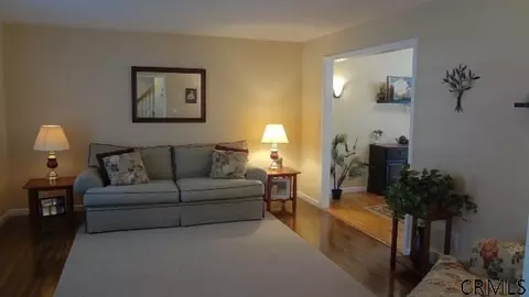 7 Kasper Dr, Clifton Park, NY 12065 photo 4