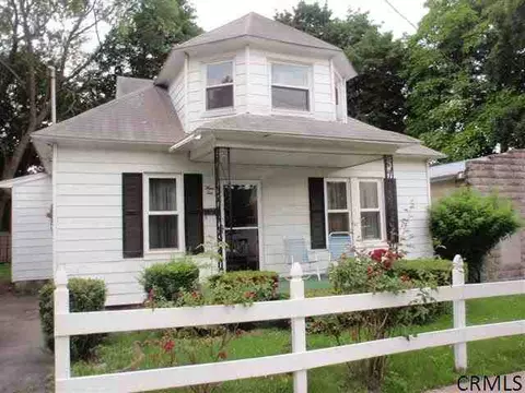 910 Beaver St, Schenectady, NY 12308 photo 1