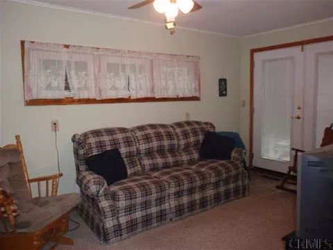 910 Beaver St, Schenectady, NY 12308 photo 4