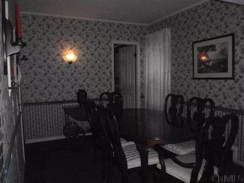 910 Beaver St, Schenectady, NY 12308 photo 7