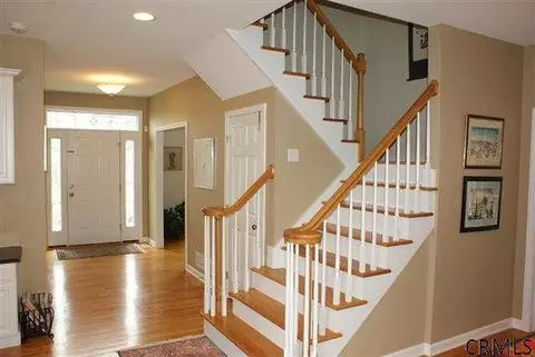 10 Durham Ct, Delmar, NY 12054 photo 4