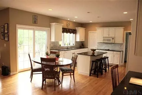 10 Durham Ct, Delmar, NY 12054 photo 6