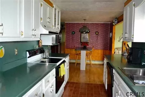 148 Thruview Dr, Amsterdam, NY 12010 photo 6