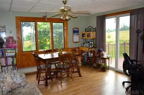 148 Thruview Dr, Amsterdam, NY 12010 photo 4