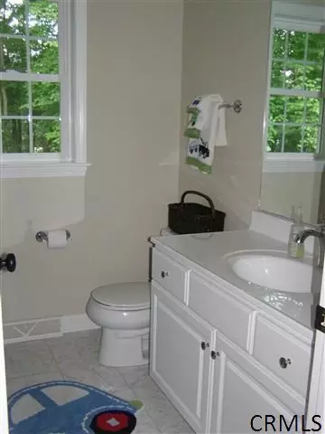 149 Bender Ln, Glenmont, NY 12077 photo 18