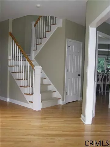 149 Bender Ln, Glenmont, NY 12077 photo 3
