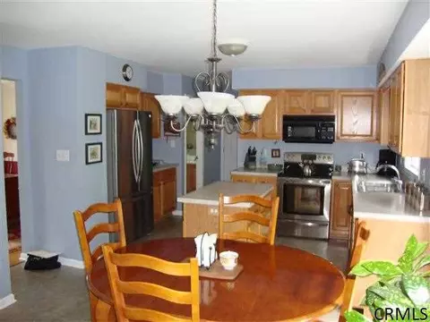 24 Eileen Ln, Glenmont, NY 12077 photo 15