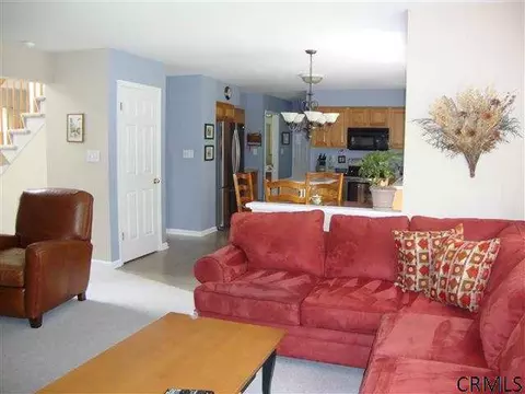 24 Eileen Ln, Glenmont, NY 12077 photo 11
