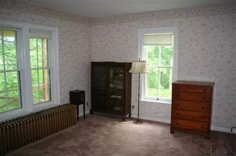 682684 River Rd, Glenmont, NY 12077 photo 9