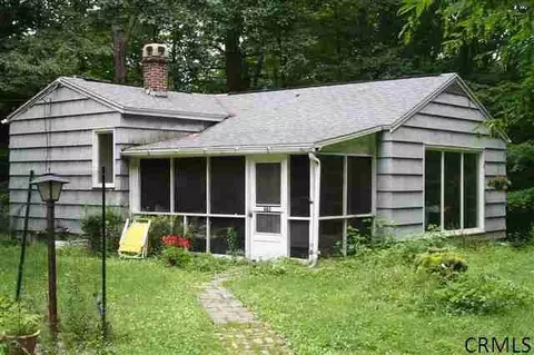 682684 River Rd, Glenmont, NY 12077 photo 19