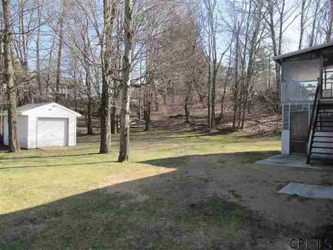 162 Beach Rd, Clifton Park, NY 12065 photo 18