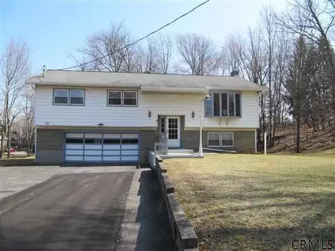 162 Beach Rd, Clifton Park, NY 12065 photo 1