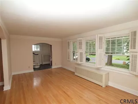 2 Furman Pl, Delmar, NY 12054 photo 4