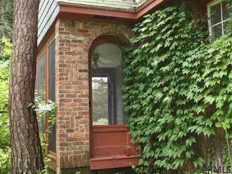 2 Furman Pl, Delmar, NY 12054 photo 3