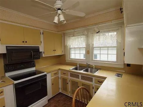 2 Furman Pl, Delmar, NY 12054 photo 13