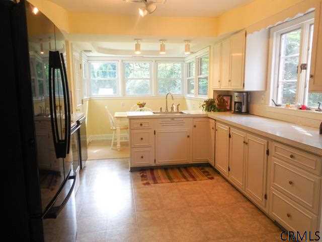 32 Highland Dr, Poughkeepsie, NY 12601 photo 12