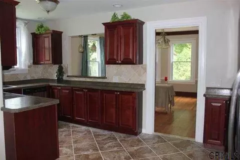 873 Wright Ave, Schenectady, NY 12309 photo 8
