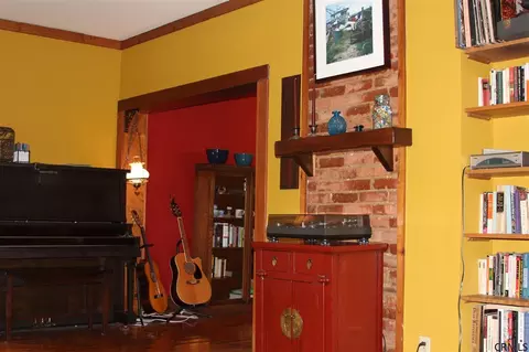 20 Mccormack Rd, Slingerlands, NY 12159 photo 2