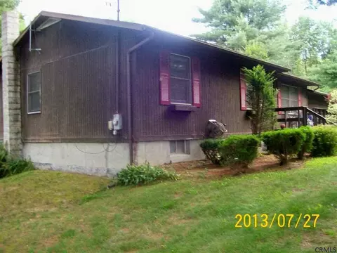 148 Lathrop Rd, Gloversville, NY 12078 photo 2