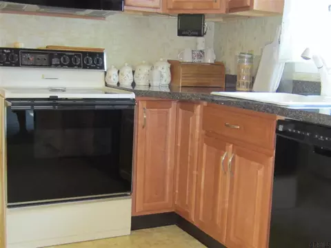 10 Gladwish Rd, Delmar, NY 12054 photo 16