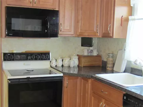 10 Gladwish Rd, Delmar, NY 12054 photo 15