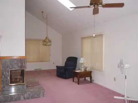 11 Oakleaf Dr, Clifton Park, NY 12065 photo 3