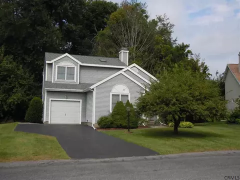 11 Oakleaf Dr, Clifton Park, NY 12065 photo 1