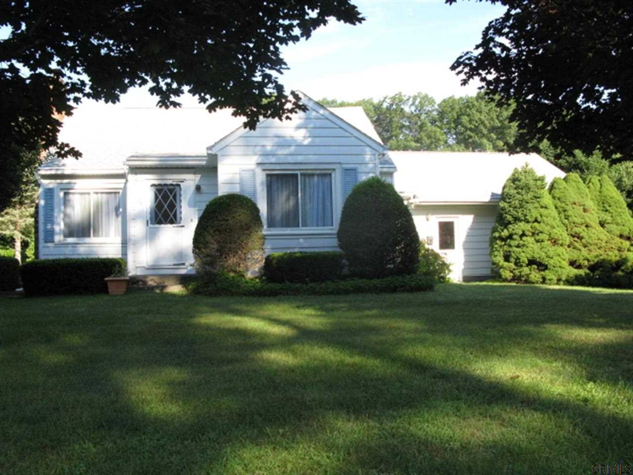 25 Woodside Dr, Schenectady, NY 12302 MLS 201326778