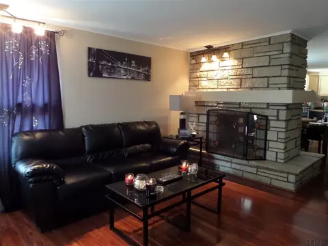 33 Hackett St, Selkirk, NY 12158 photo 5