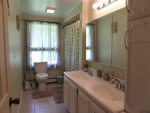 33 Hackett St, Selkirk, NY 12158 photo 7