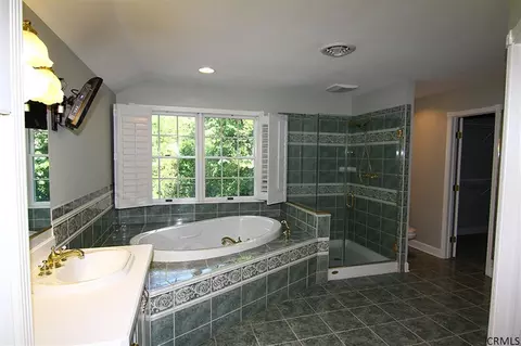 3339 E Old State Rd, Schenectady, NY 12303 photo 12