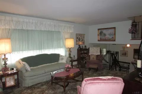 28 Marriott Ave, Schenectady, NY 12304 photo 9