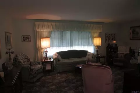 28 Marriott Ave, Schenectady, NY 12304 photo 10