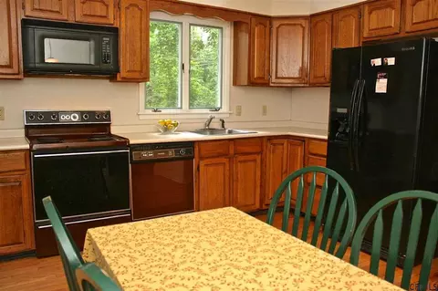 77 Brookview Ave, Delmar, NY 12054 photo 3