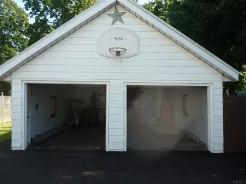 40 Marshall Ave, Schenectady, NY 12304 photo 2