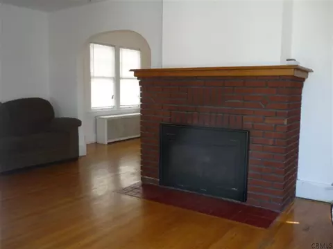 40 Marshall Ave, Schenectady, NY 12304 photo 8