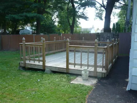 40 Marshall Ave, Schenectady, NY 12304 photo 4