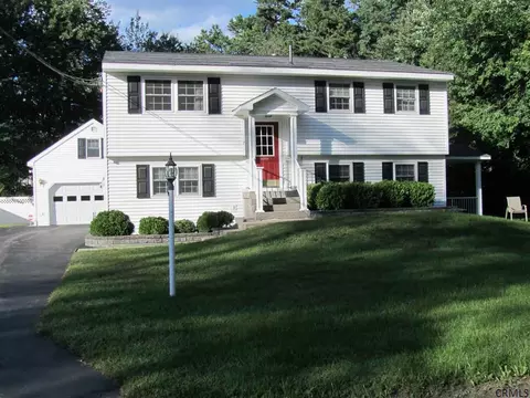 7 Taylor St, Schenectady, NY 12304 photo 1