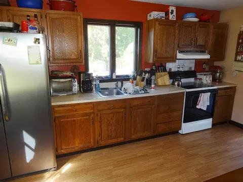 202 Maple Ave, Selkirk, NY 12158 photo 4