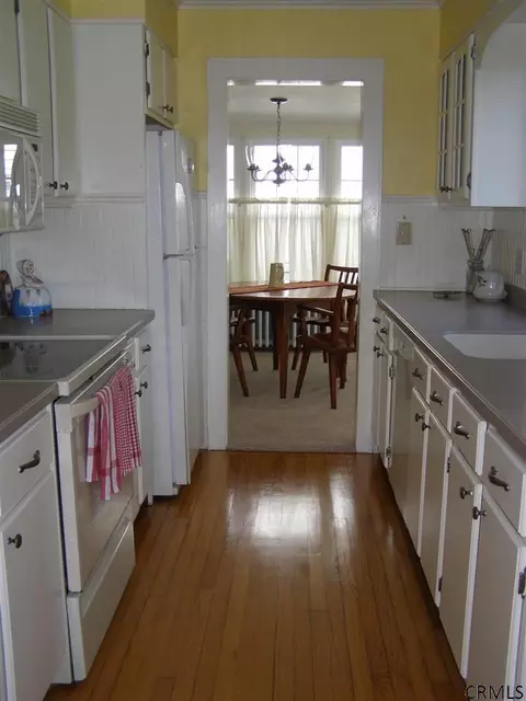 17 Brookman Ave, Delmar, NY 12054 photo 10