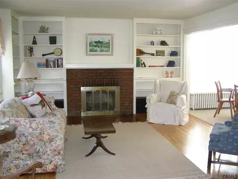 17 Brookman Ave, Delmar, NY 12054 photo 4