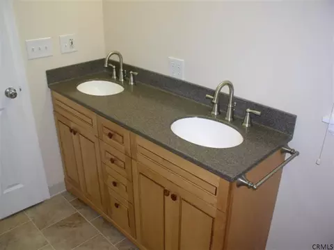 24 Tierney Dr, Delmar, NY 12054 photo 11