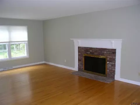 24 Tierney Dr, Delmar, NY 12054 photo 2