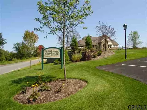 131 Sheldon Dr, Halfmoon, NY 12118 photo 3